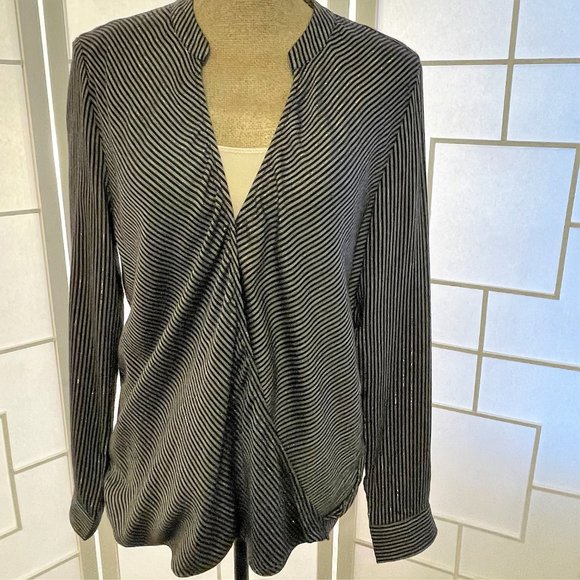 Cosmic Blue Love Crossover hem low v-neck - Picture 2 of 9